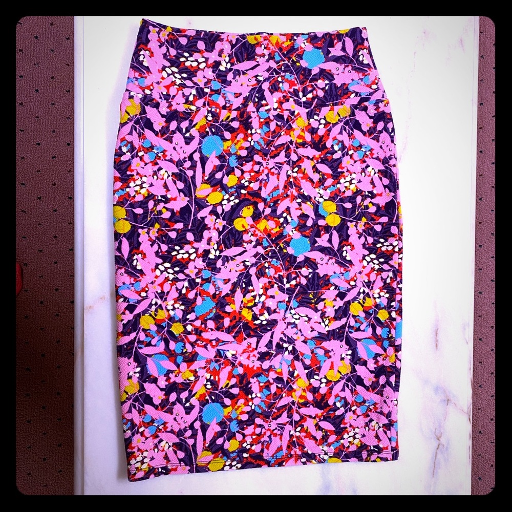 🌸 LulaRoe Cassie Pencil Skirt
